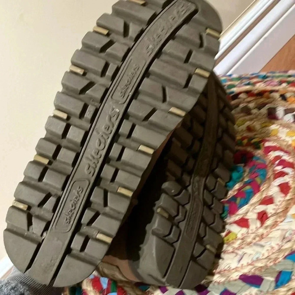 Sketchers outdoor tan  leather boots - Picture 6 of 6